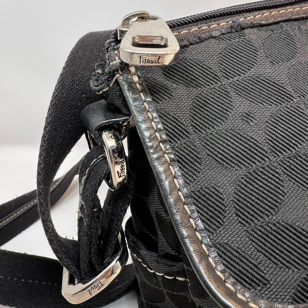 FOSSIL Marlowe Black Fabric Crossbody Purse Pockets Key Charm - Picture 8 of 16
